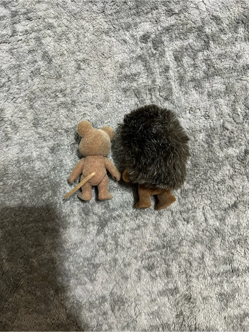 6 Sylvanian Family Calico Critters, bunnies, mouse & hedgehog. - Picture 8 of 12